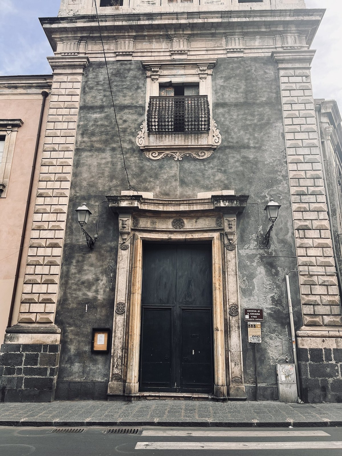 Chiesa di Santa Chiara façade on Via Garibaldi, northeast of Castello Ursino in Catania