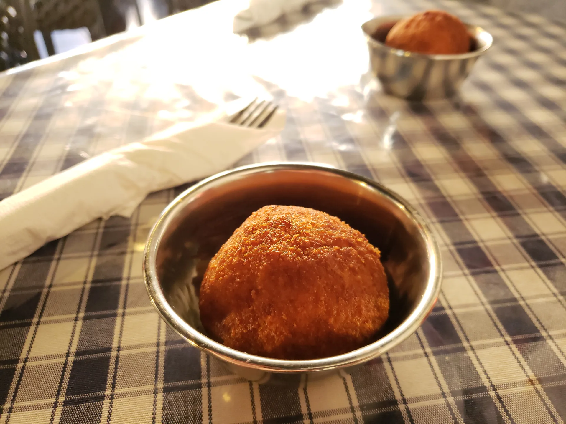 Arancino street food catanese pronto da mangiare