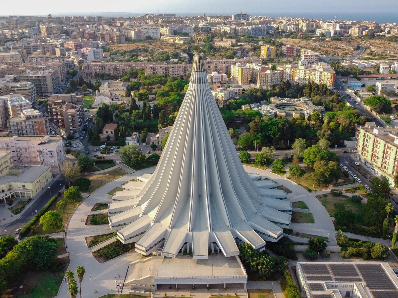 Santuario Madonna delle Lacrime Siracusa — 74 m conical basilica, feast July 24-26