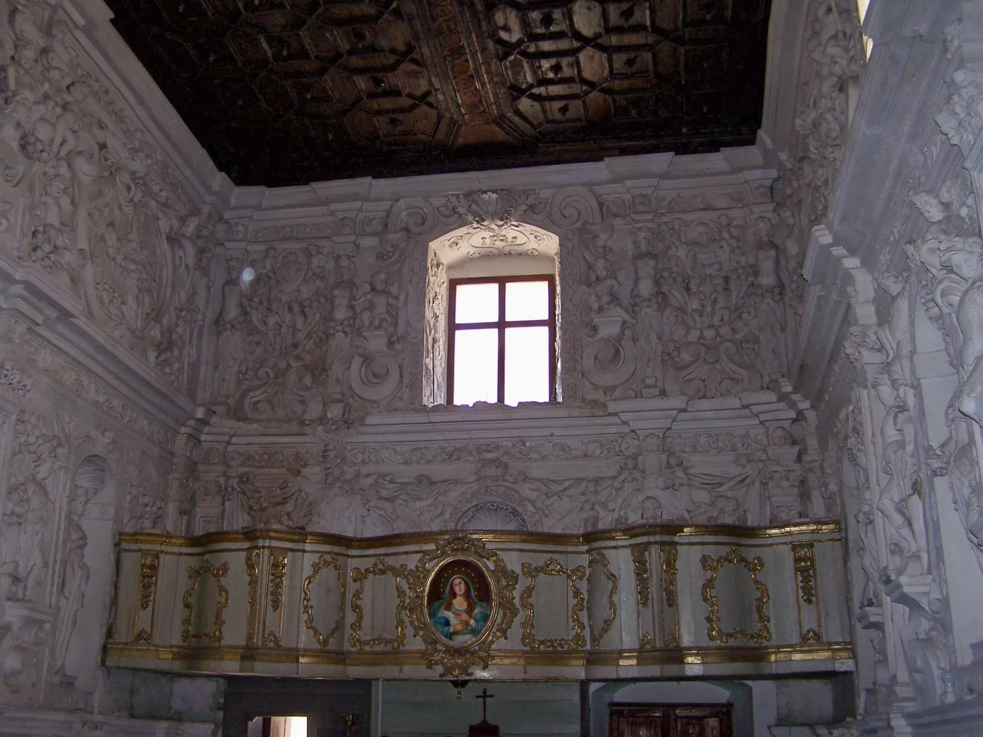 Facciata della Chiesa di Santa Maria della Catena a Militello in Val di Catania con architettura barocca siciliana del XVII secolo