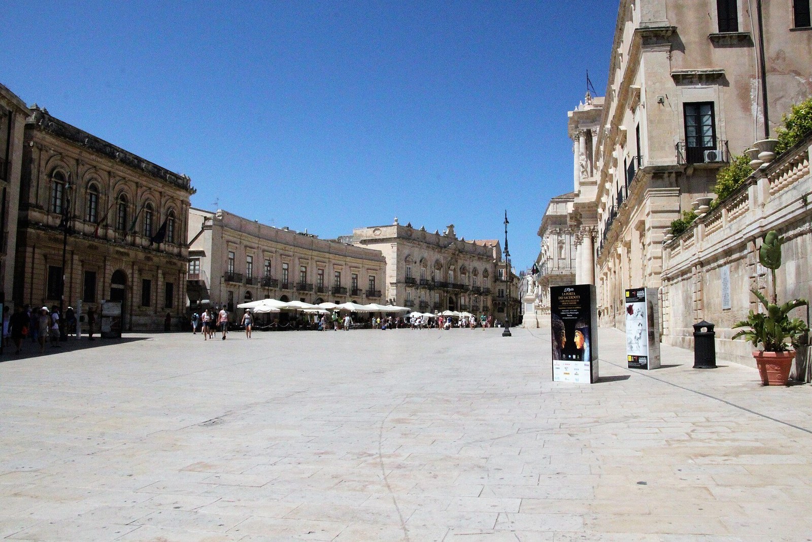 Piazza Duomo Ortigia Syracuse, day 4 of the Sicily 5-day itinerary