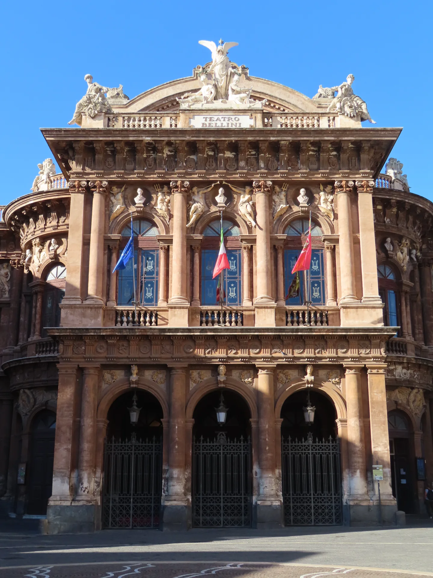 Facciata del Teatro Massimo Vincenzo Bellini di Catania